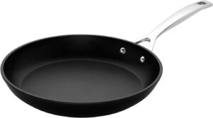 LE CREUSET Sartén baja de aluminio antiadherente, diámetro 24 cm, para todas las fuentes de calor, incluso la